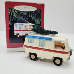 1995 Hallmark Keepsake Xmas Ornament MERRY RV Mr. & Mrs. Clause In RV Camper